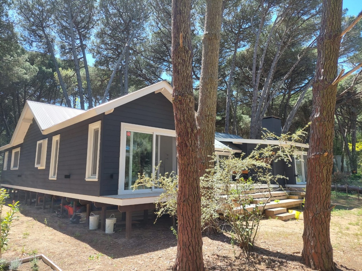 Excelente casa, nueva y moderna, espaciosa con parrillla y hermosas vistas.