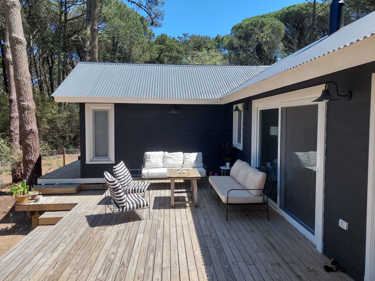 Excelente casa, nueva y moderna, espaciosa con parrillla y hermosas vistas.