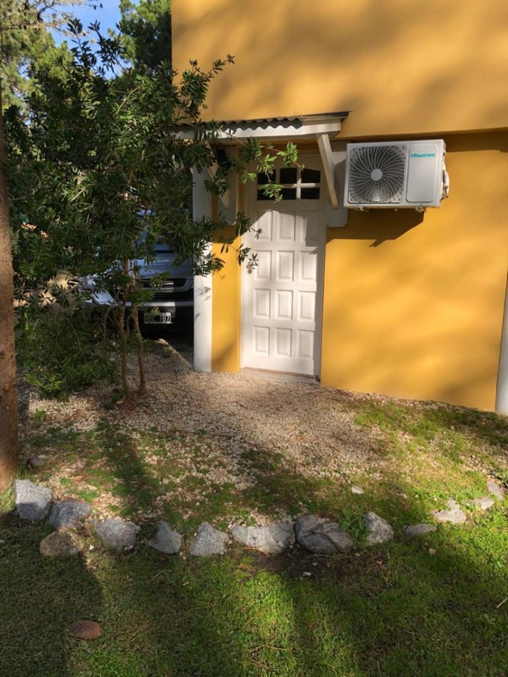 Lindisima casa con pileta en magnifico entorno de bosque