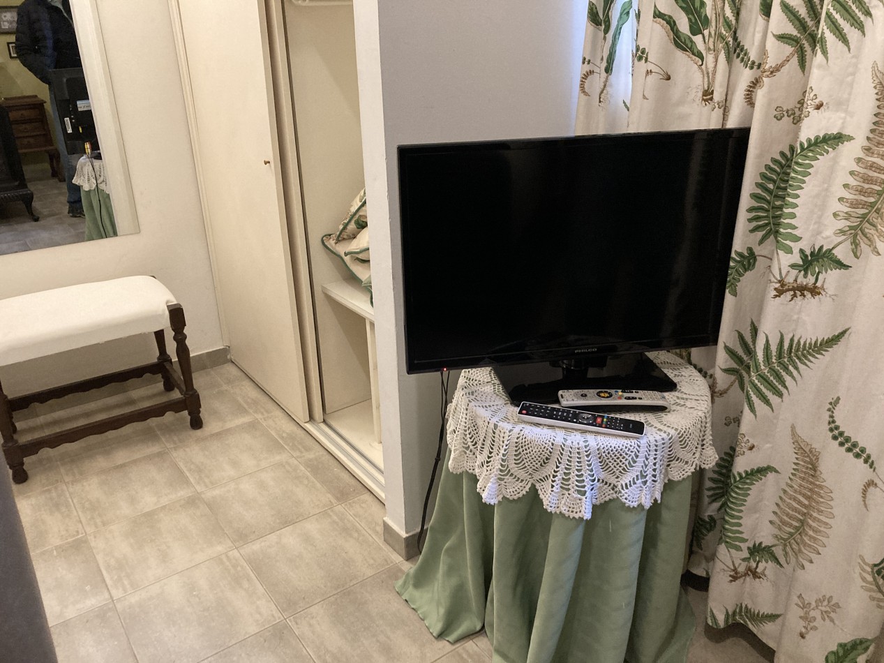 Excelente casa de 3 dormitorios, living comedor con hogar, piscina, parrilla.
