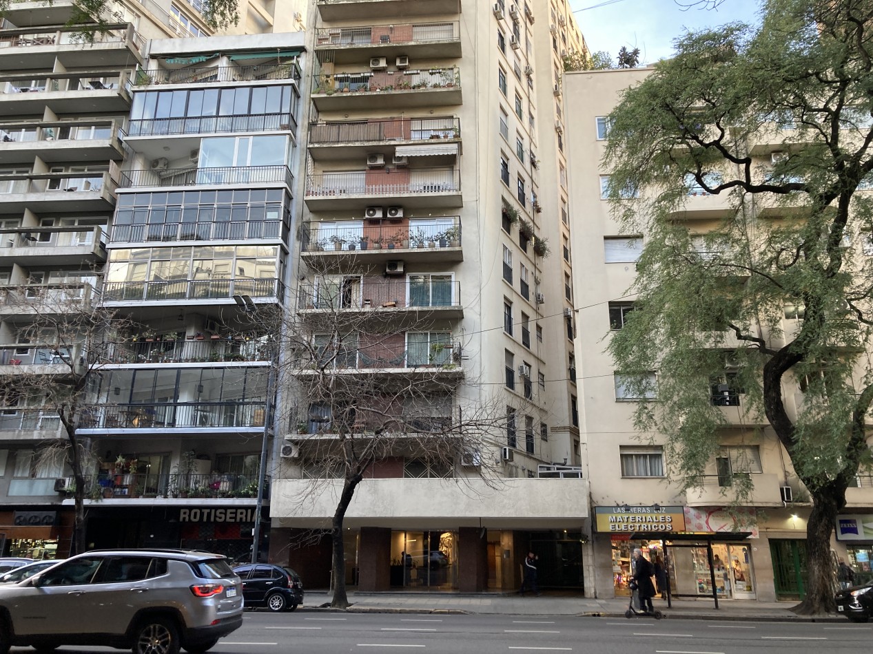2 ambientes grandes en edificio torre, luminoso,  seguridad 24 hs.-
