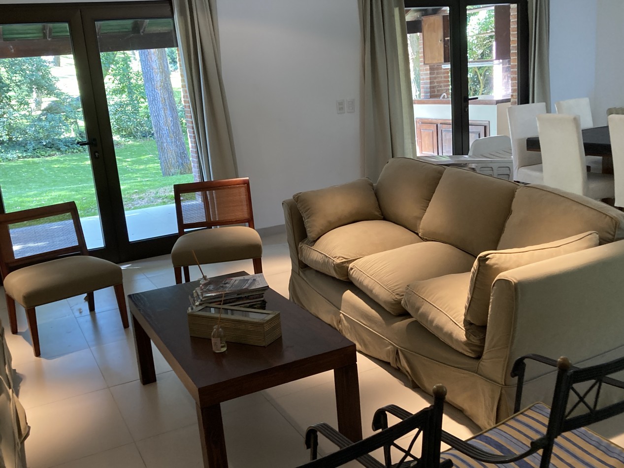 Maravillosa casa en Carilo a pasos del mar!