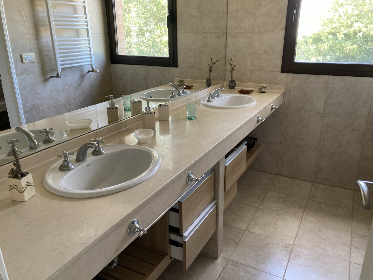 Maravillosa casa en Carilo a pasos del mar!