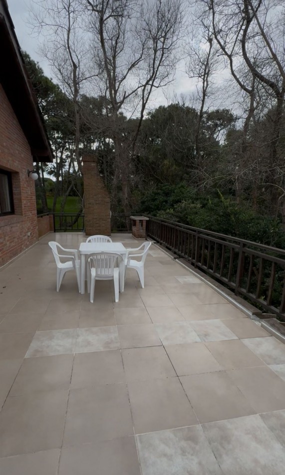 Maravillosa casa en Carilo a pasos del mar!