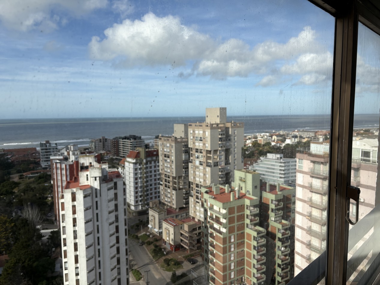 Departamento en Pinamar centro, piso alto, con maravillosa vista al mar