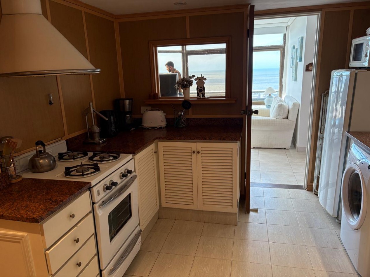 Departamento en Pinamar centro, piso alto, con maravillosa vista al mar