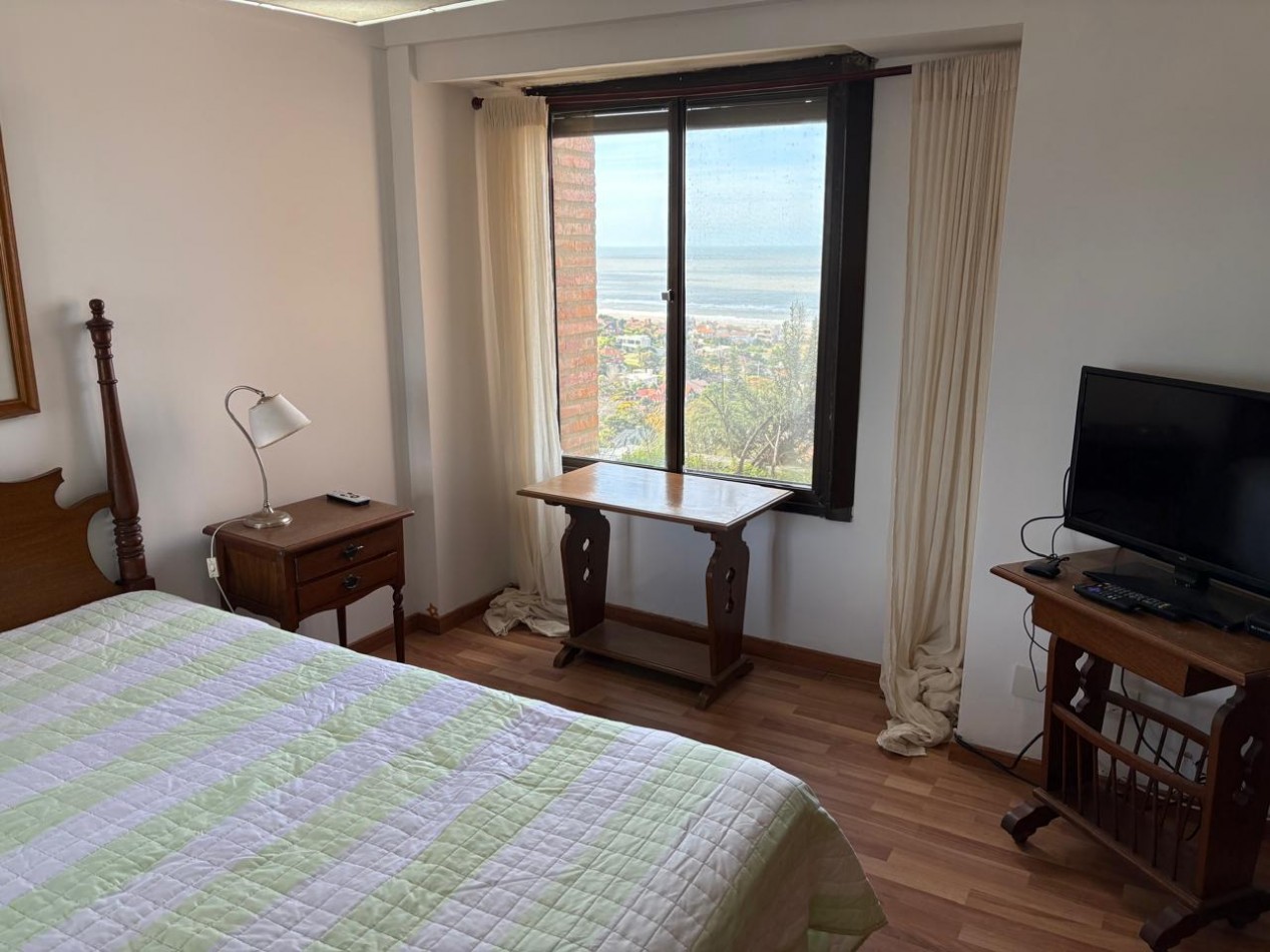 Departamento en Pinamar centro, piso alto, con maravillosa vista al mar