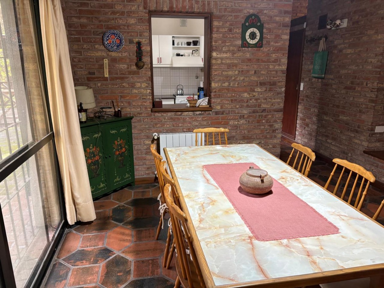 Esplendida casa a 2 cuadras del centro de Carilo y 4 del mar.