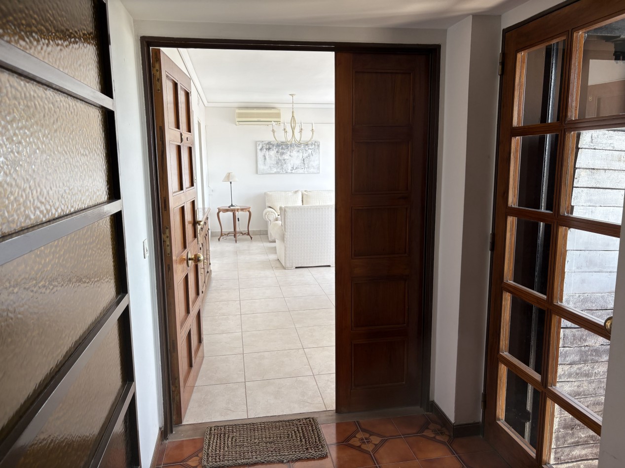 Departamento en Pinamar centro, piso alto, con maravillosa vista al mar