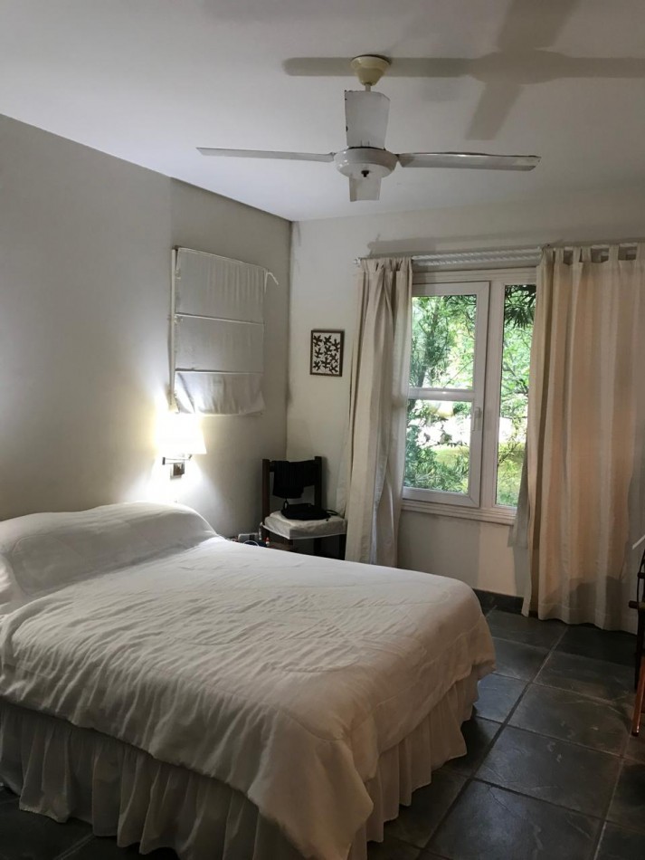 Hermosa casa en Carilo a 4 cuadras del mar y 4 del centro en lugar muy tranquilo. 