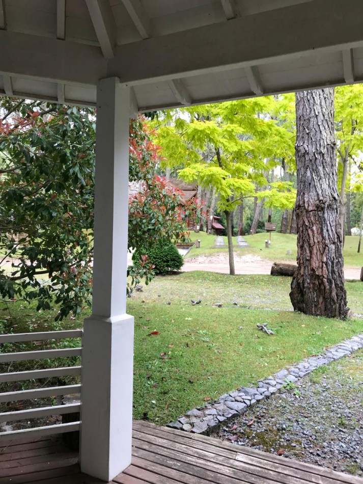 Hermosa casa en Carilo a 4 cuadras del mar y 4 del centro en lugar muy tranquilo. 