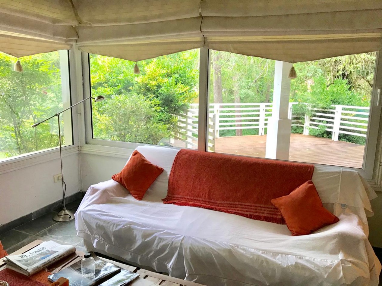 Hermosa casa en Carilo a 4 cuadras del mar y 4 del centro en lugar muy tranquilo. 