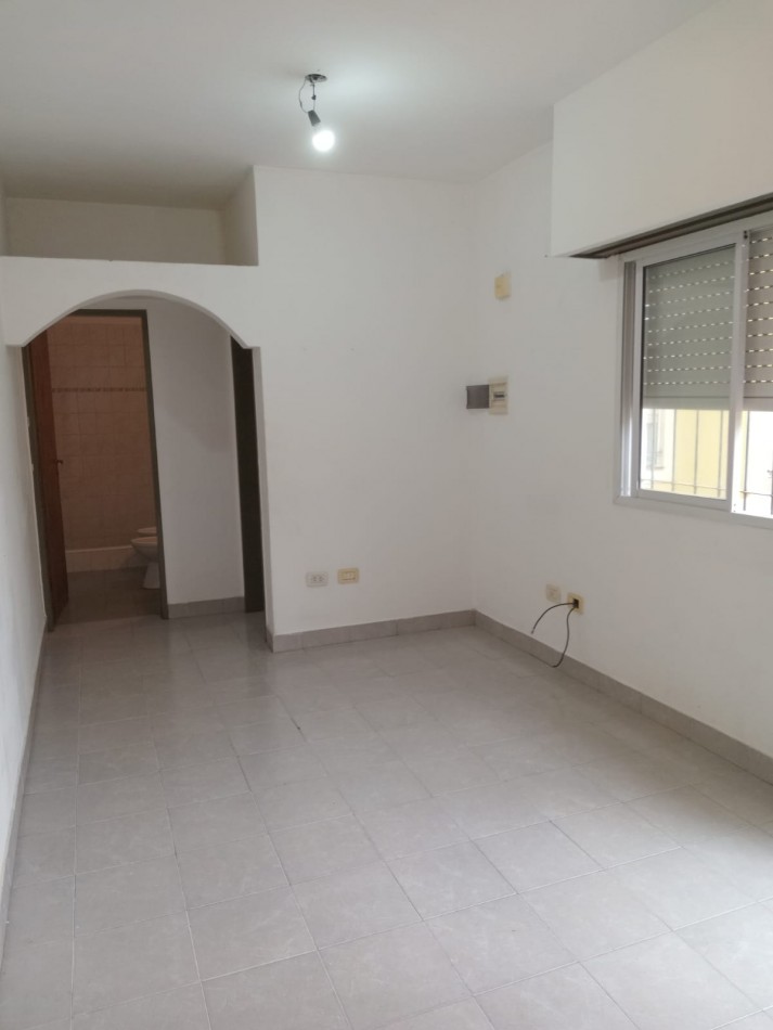 DOS AMBIENTES CON PATIO EN ALQUILER EN BELLA VISTA