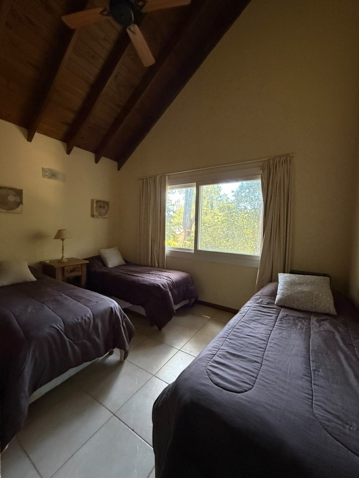 Esplendida casa en Carilo en excelente ubicacion.