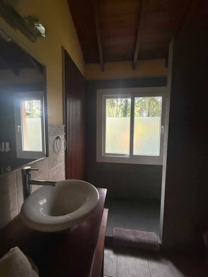 Esplendida casa en Carilo en excelente ubicacion.
