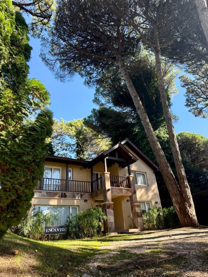 Esplendida casa en Carilo en excelente ubicacion.