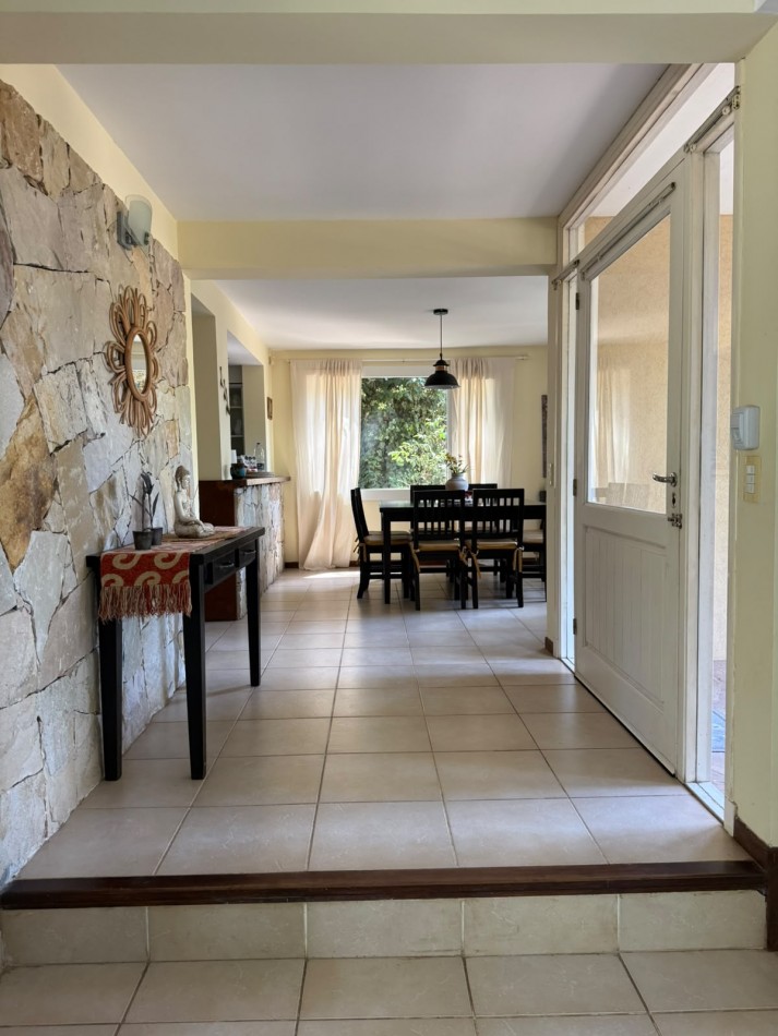 Esplendida casa en Carilo en excelente ubicacion.