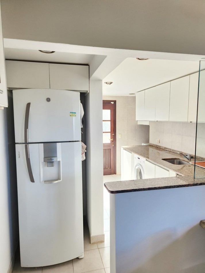 Gran casa en Carilo a 150 mts de mar en excelente ubicacion.