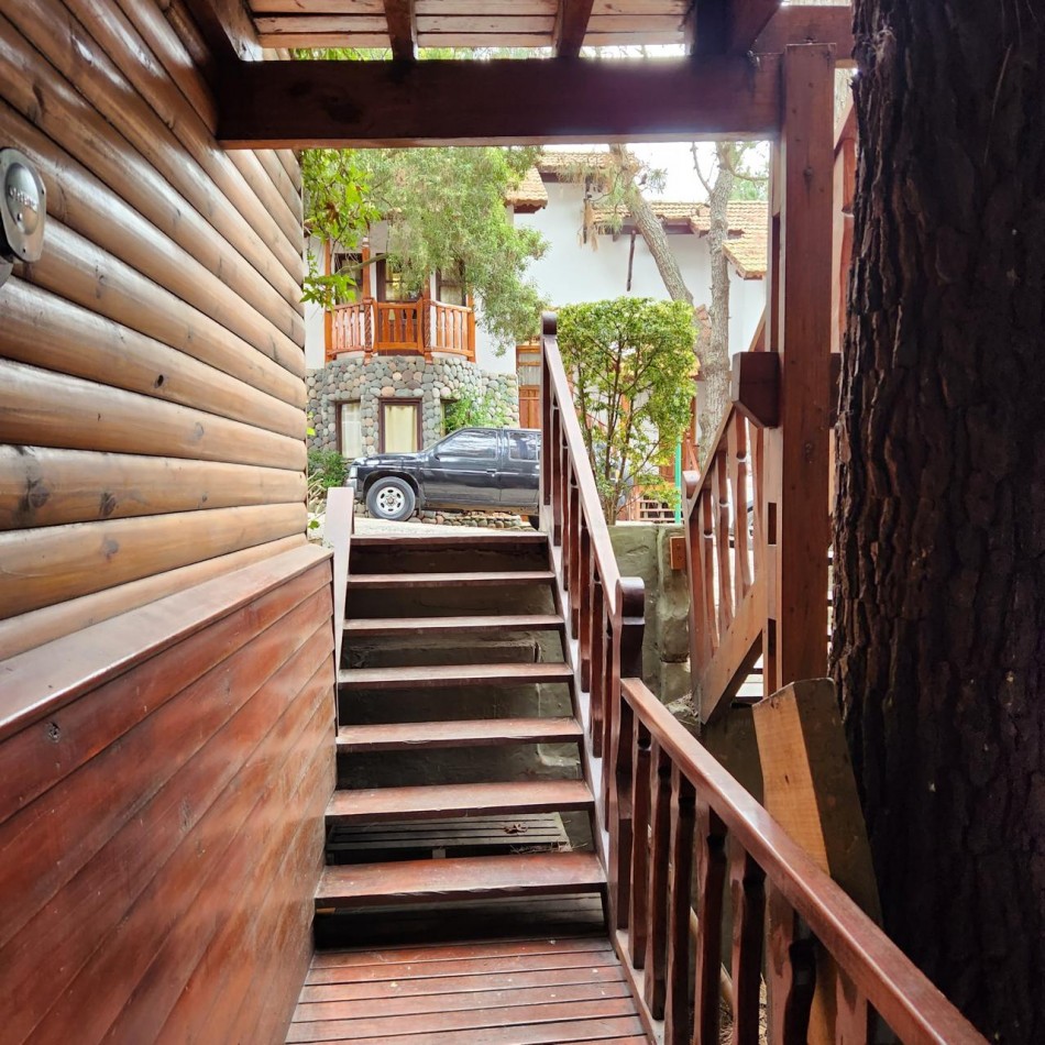 Hermosa cabaña en Carilo en complejo con amenities.