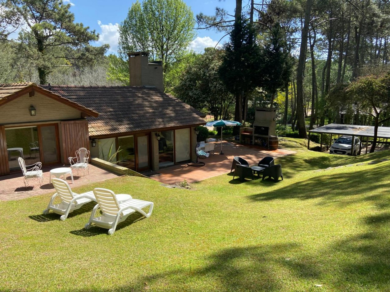 Lindisima casa en el bosque de Carilo
