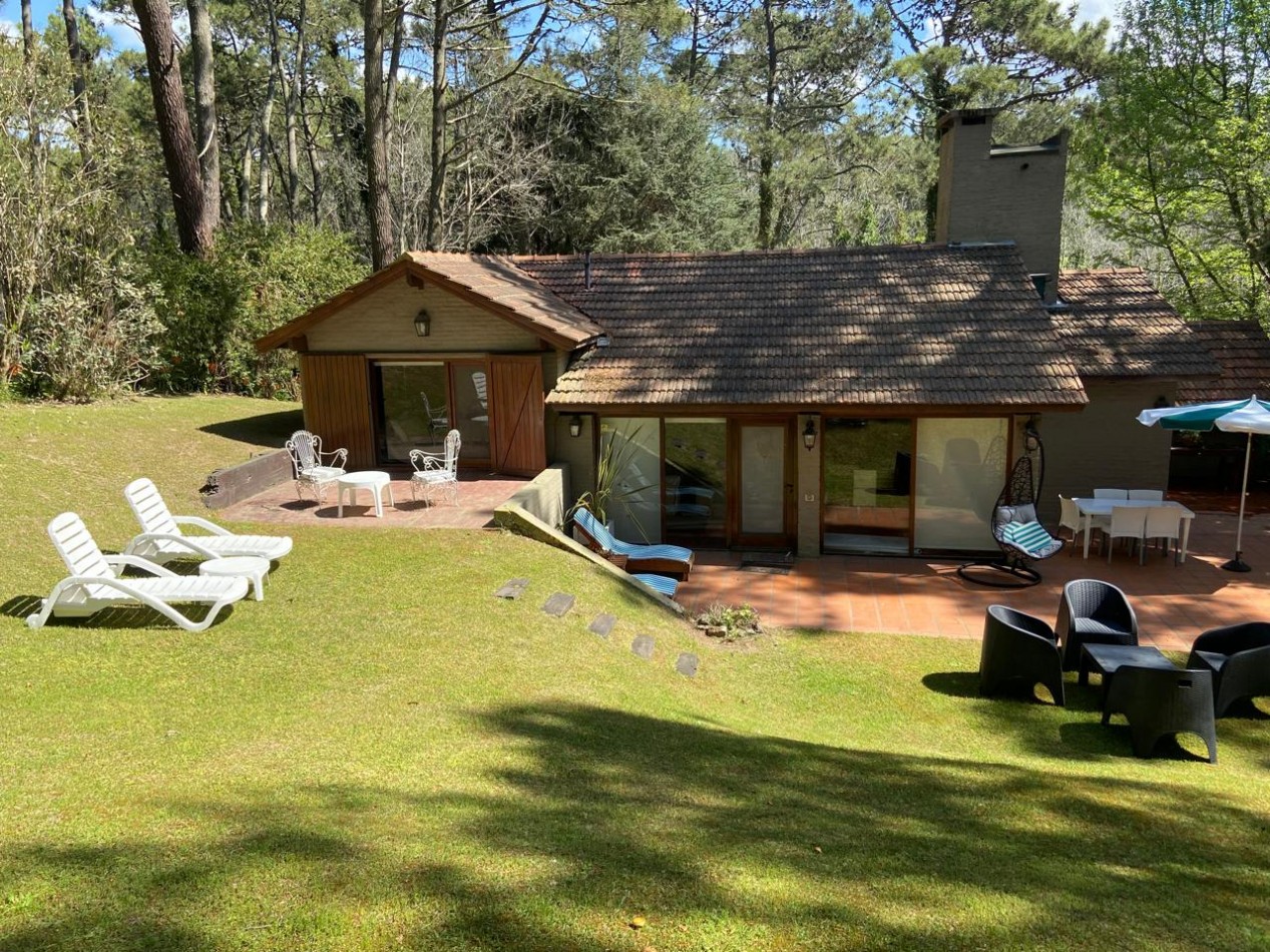 Lindisima casa en el bosque de Carilo