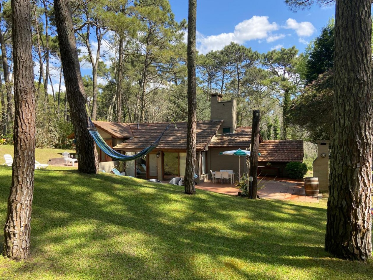 Lindisima casa en el bosque de Carilo