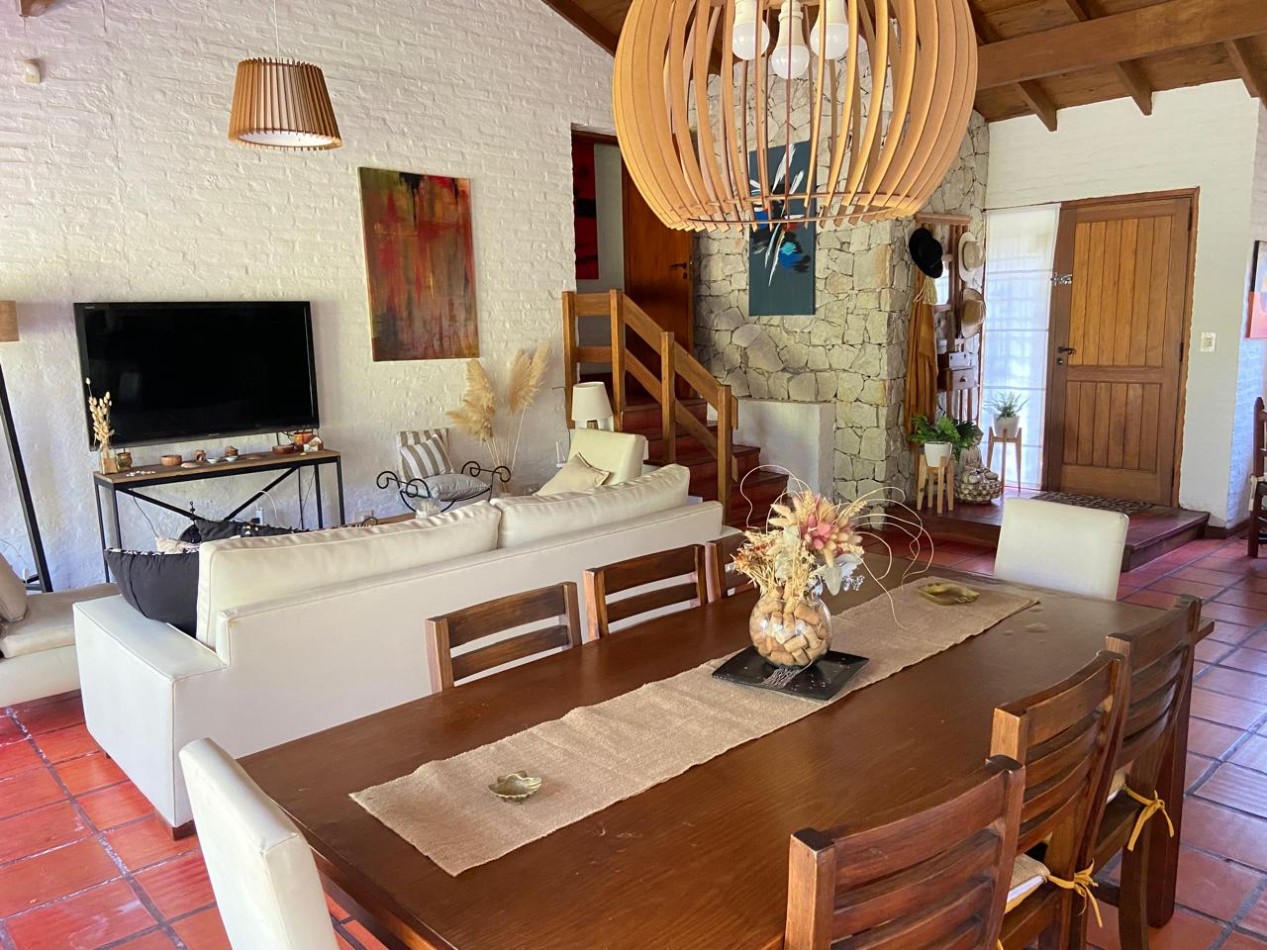 Lindisima casa en el bosque de Carilo