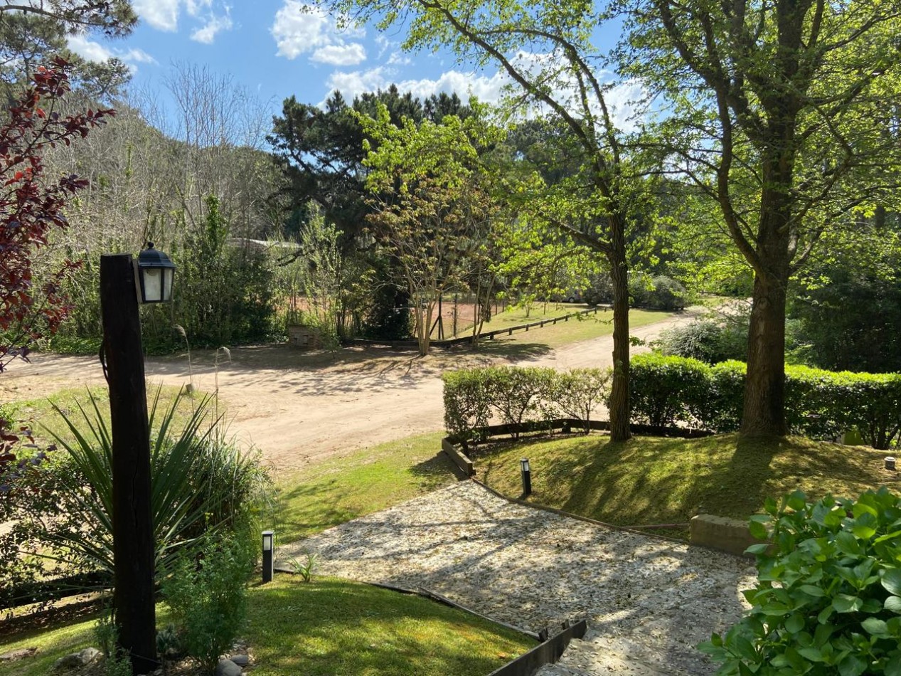Lindisima casa en el bosque de Carilo