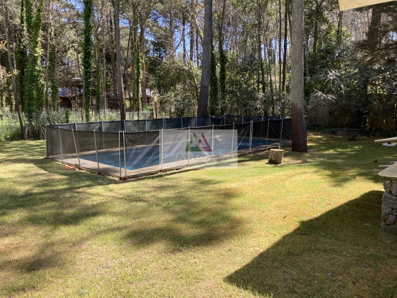 Excelente casa en Carilo con piscina climatizada