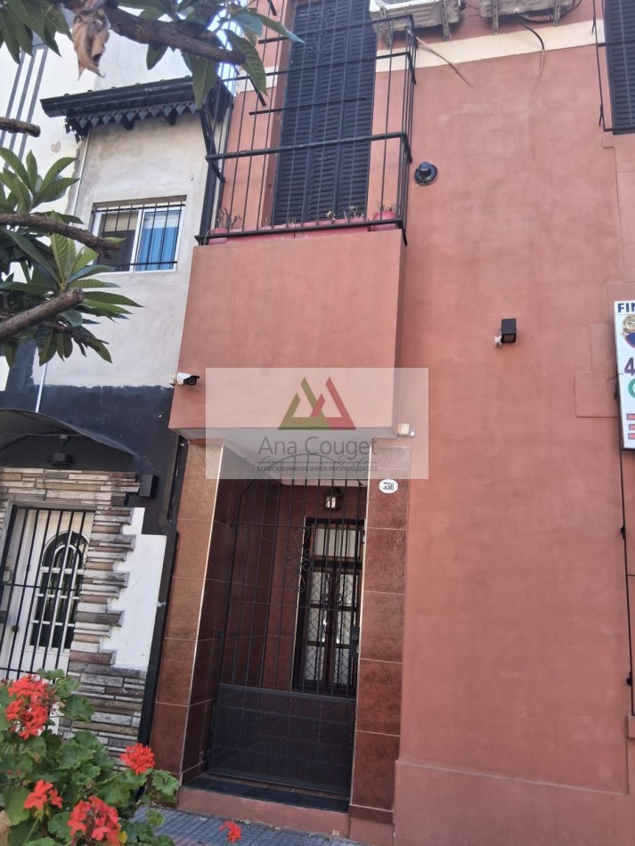 Hermosisima casa en Liniers, lista para entrar!