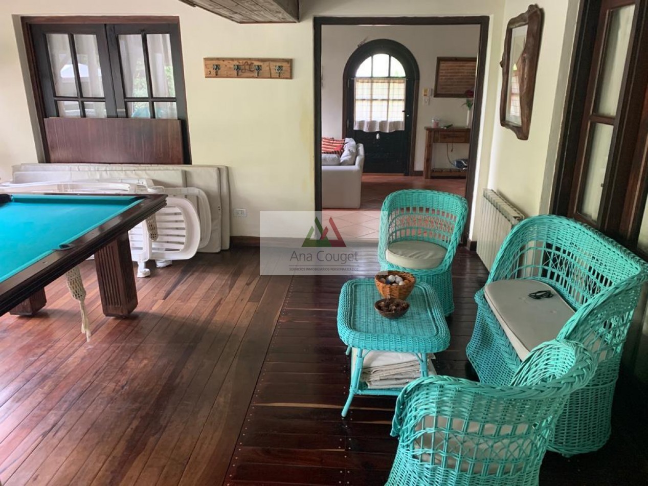 Hermosa casa en Carilo para 10 personas