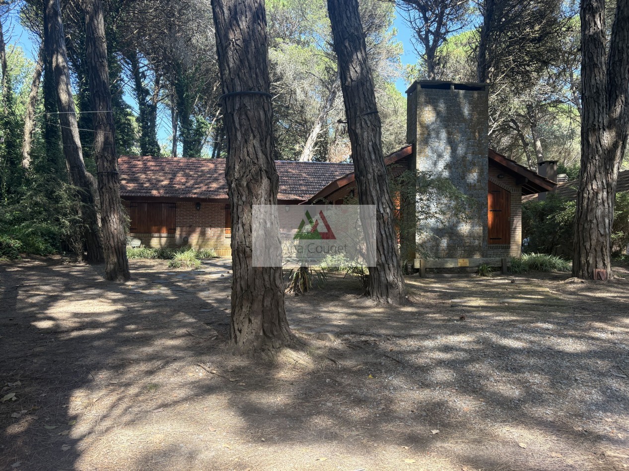 Tipica casa en el bosque de Carilo