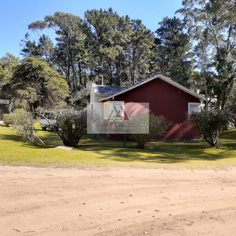 Linda casa para 6 en el bosque de Carilo