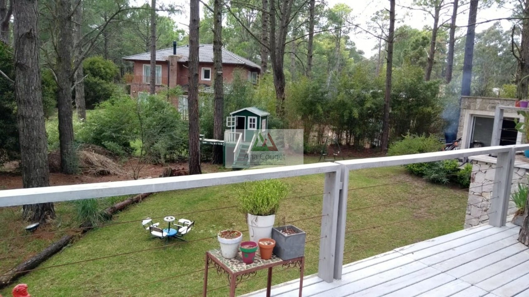 Esplendida casa en lugar muy tranquilo rodeada de bosque