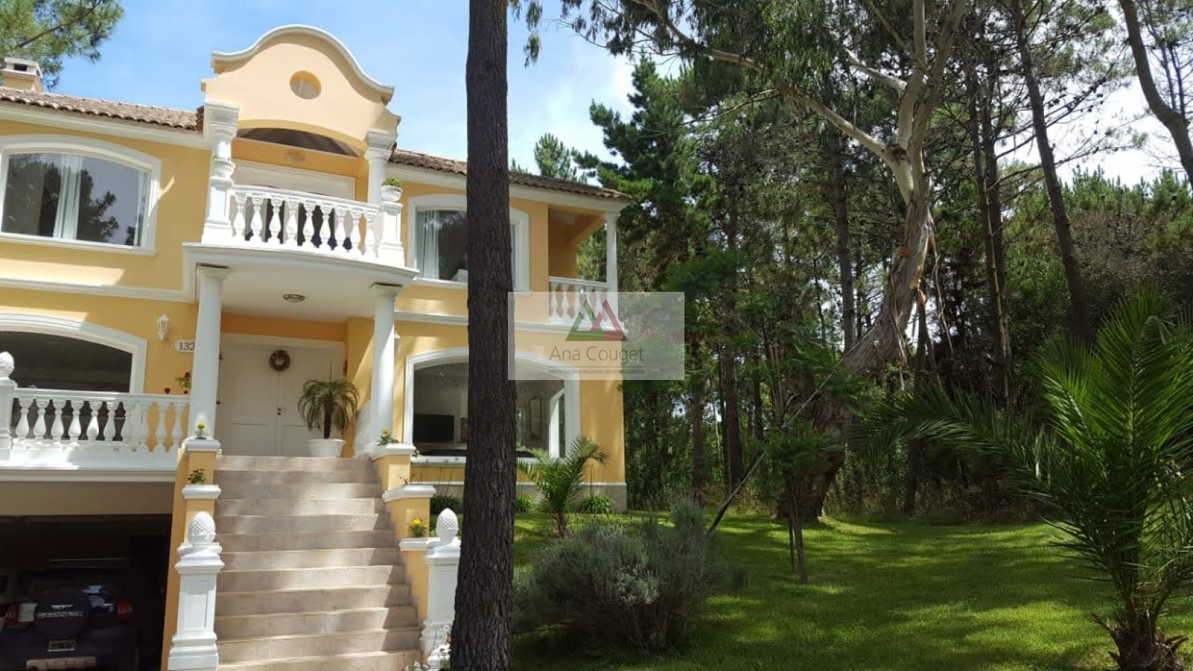 Espectacular casa en Carilo con pileta climaztizada