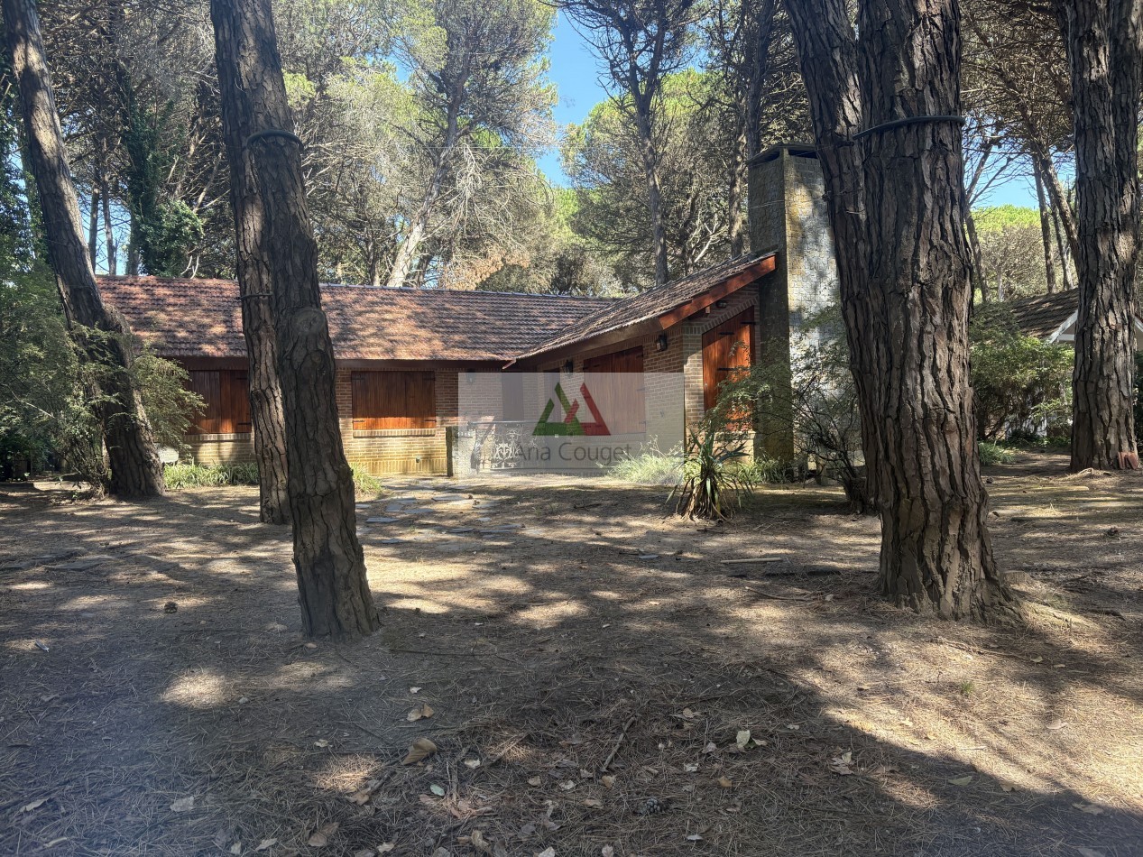 Tipica casa en el bosque de Carilo
