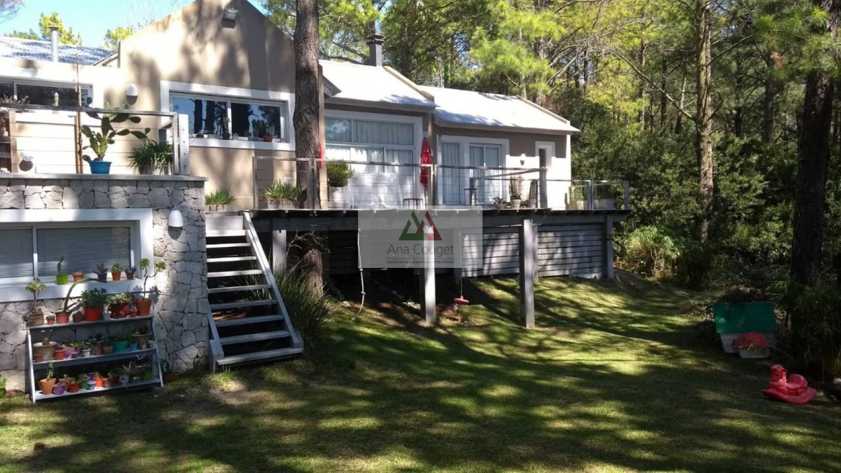 Esplendida casa en lugar muy tranquilo rodeada de bosque