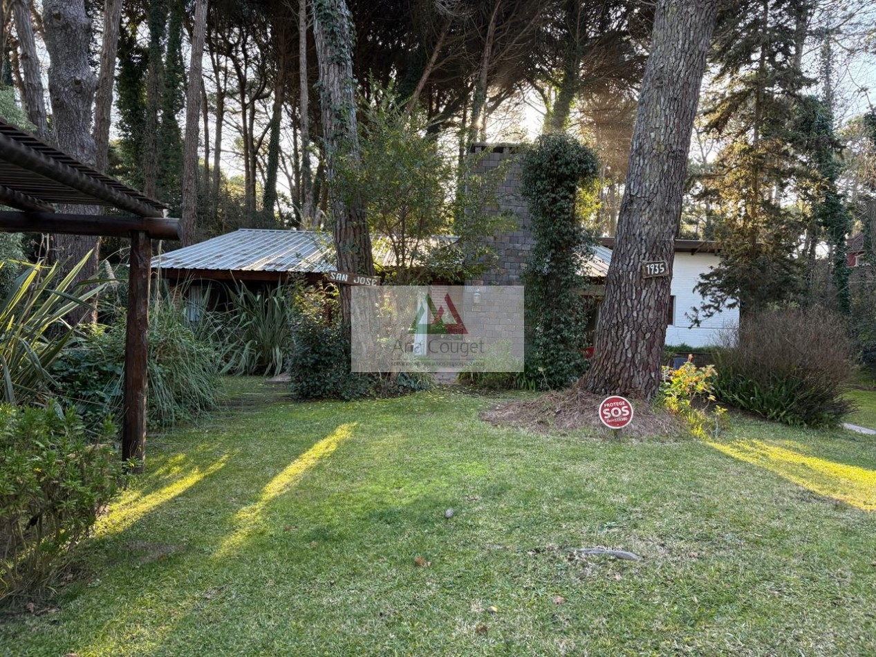 Lindisima casa a dos cuadras del centro. 
