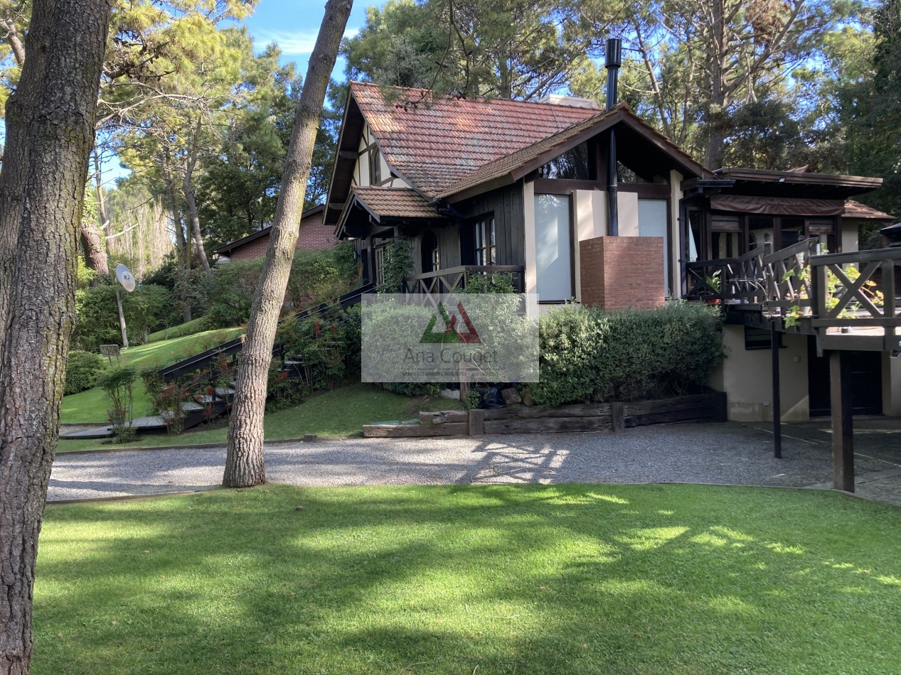 Hermosa casa en Carilo para 10 personas