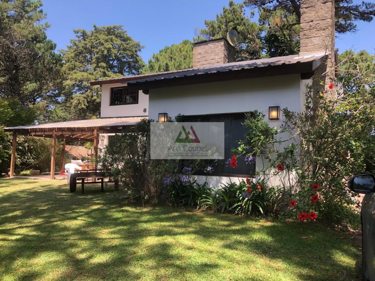 Esplendida casa en Carilo a 5 cuadras del mar