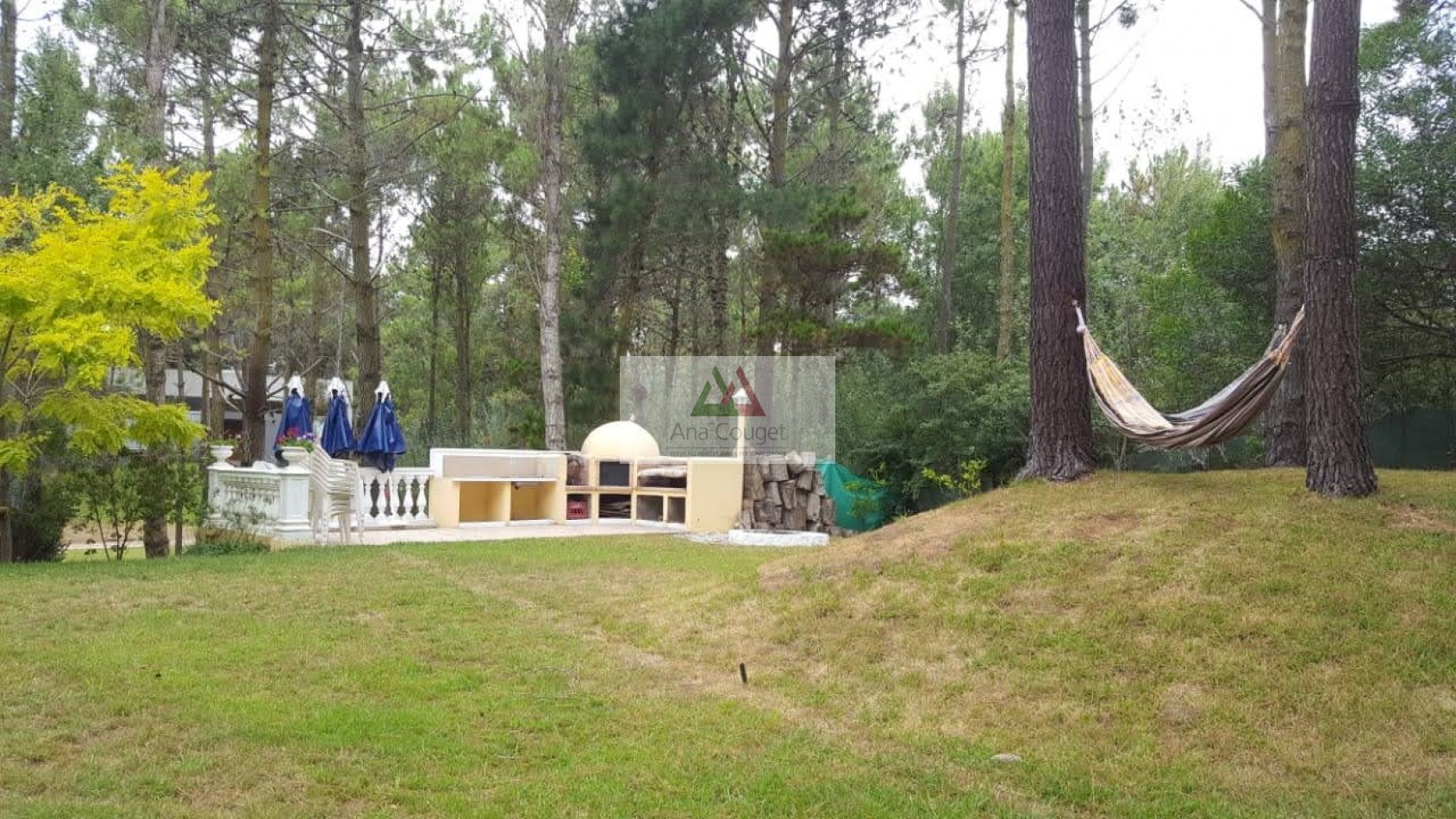 Espectacular casa en Carilo con pileta climaztizada