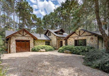 Agradable casa cerca del golf en Carilo