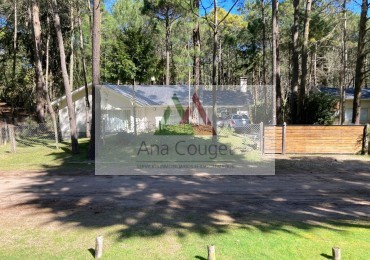 Linidisima casa en Carilo cerca del golf, con hermoso bosque.